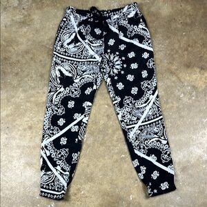Tibi Monochrome Floral Print Pants
Size: 2